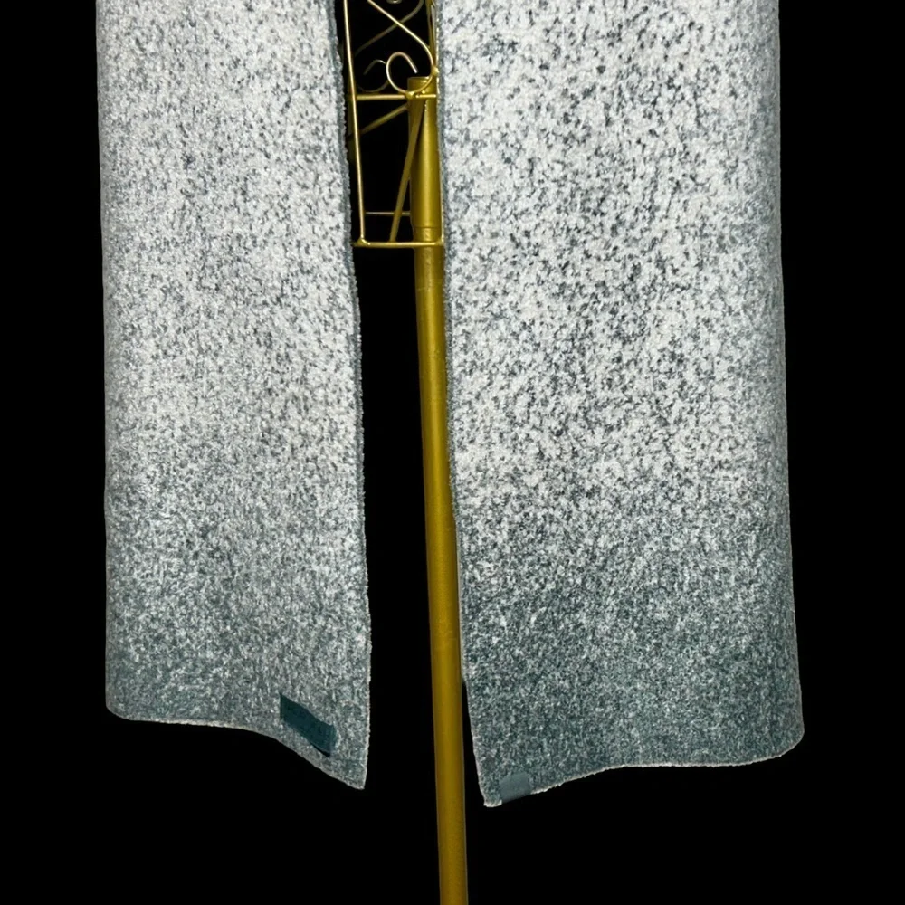 NWT Barefoot Dreams Soft CozyChic Reversible Scarf in Smokey Green Fog Gray, OS.